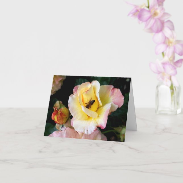 Tarjeta Abejas con flores de rosas amarillas rosas (Orquídea)