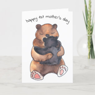 Tarjeta Abrazo de oso de bebé lindo día de la primera madr