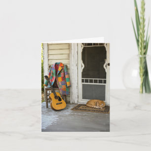 Tarjeta Abrigo de Muchos Colores con Guitarra y Gato