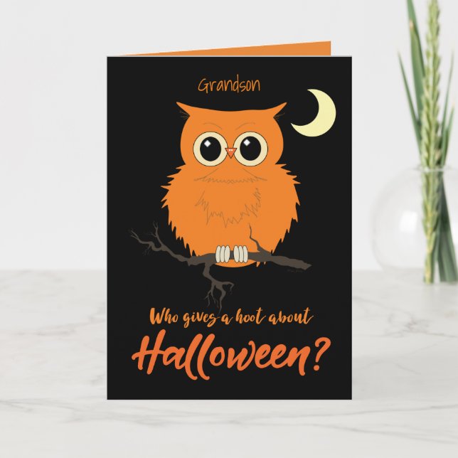 Tarjeta Abuelo Halloween que da humor a búho hollín (Anverso)
