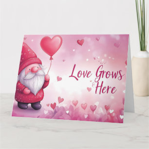Tarjeta Adorable gnomo del Día de San Valentín con globo c