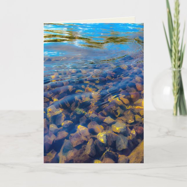 Tarjeta Agua clara y suave que fluye por la naturaleza y o (Anverso)