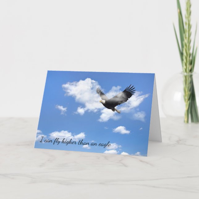Tarjeta Águila calva volando en nubes (Anverso)