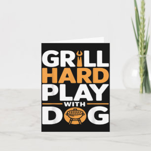 Tarjeta Amante de la parrilla dura jugar con perro en el p