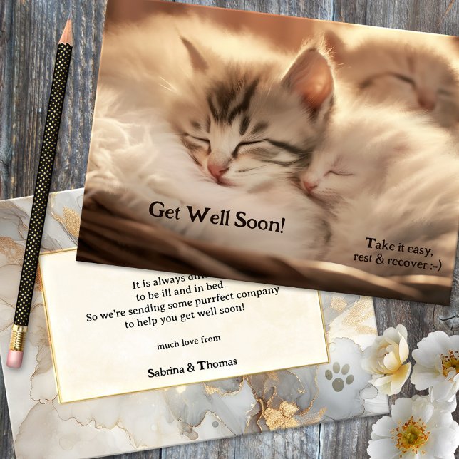 Tarjeta Amigos De Un Buen Gato De Gatito Se Ponen Bien Pro (Get Well Soon card featuring cute kittens sleeping together - purrfect for a cat lover)