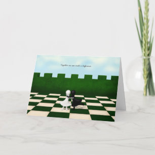 Tarjeta Amigos interraciales de ajedrez peones abraza pers