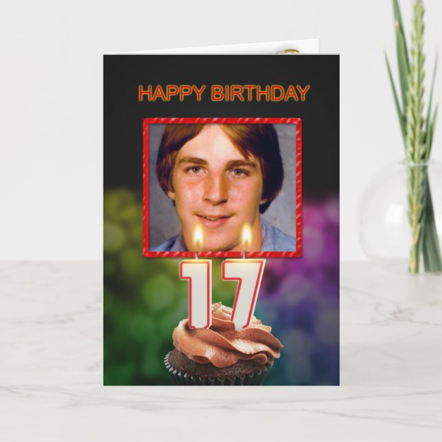 Tarjeta Añadir una foto, 17º cumpleaños con pastel y velas (Anverso)