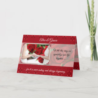 Tarjeta Aniversario gay / lésbico con rosas rojas