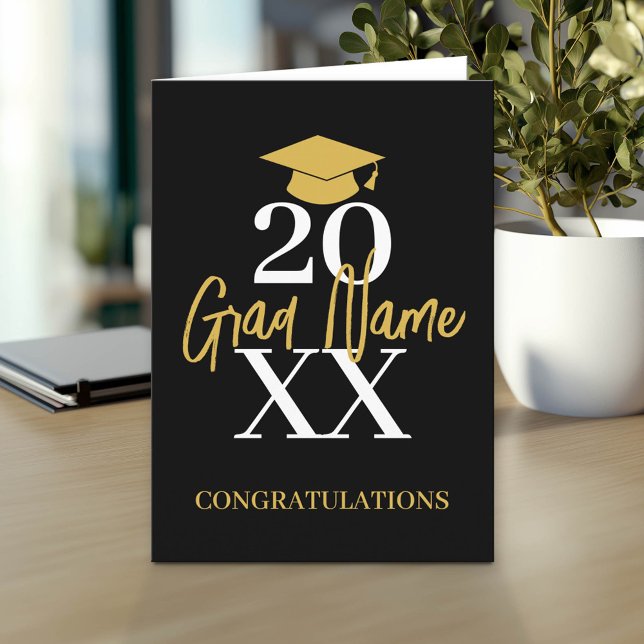 Tarjeta Año Grande - Nombre y gorro - Graduación de oro ne (Custom Graduation Greeting Card - Add the Graduate's Name)
