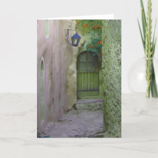 Tarjeta Antigua puerta de entrada en una antigua callejuel