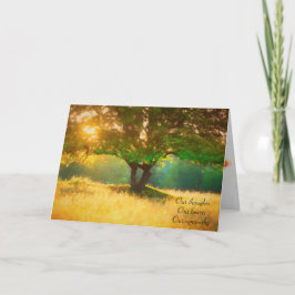 Tarjeta árbol impresionista a la luz del sol dorado