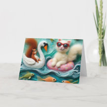 Ardilla y gato jugando en cisnes flotantes