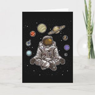 Tarjeta Astronauta de yoga medita en el espacio y siente l