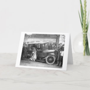Tarjeta Auto antiguo destrozado, años 20