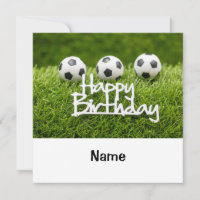 Balón de fútbol con cartel de cumpleaños feliz en