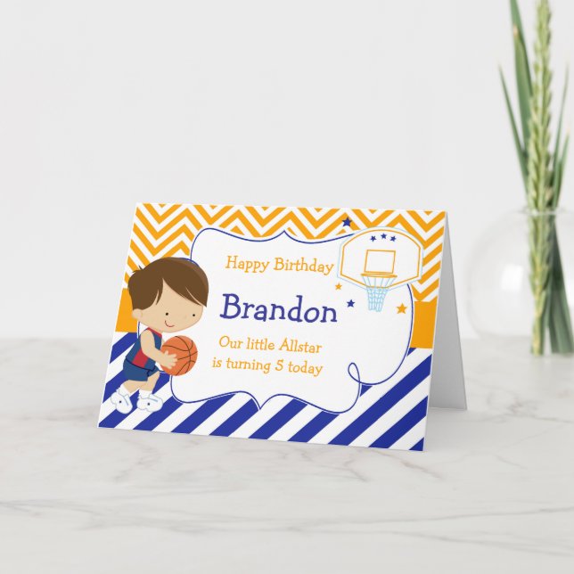 Tarjeta Baloncesto Cute Brunette Hair Boy Fiesta de Cumple (Anverso)