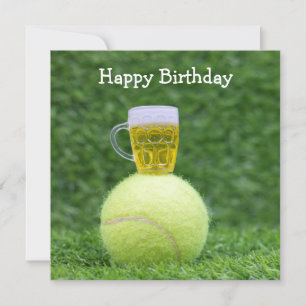 Tarjeta Baloncesto de tenis con cerveza en césped verde