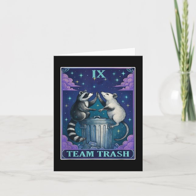 Tarjeta Baraja de Cartas del Equipo de Basura Mapache Taro (Anverso)