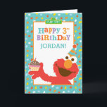Tarjeta Barrio Sésamo | Elmo - Cumpleaños de torta y confe<br><div class="desc">"Elmo dice feliz cumpleaños" con este lindo y colorido diseño con quequitos y confeti. ¡El adorable títere vino desde Plaza Sésamo especialmente para desearte un feliz cumpleaños! Con su piel roja difusa, sus ojos grandes y su corazón aún más grande, el monito monstruo es amado por niños de todas las...</div>