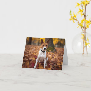 Tarjeta Basenji en otoño se inspira la caída de las hojas