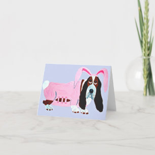 Tarjeta Basset Hound con traje de conejito rosa