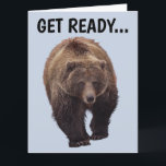 Tarjeta BEAR HUG GRIZZLY BEAR FUNNY Cards BIRTHDAY<br><div class="desc">¡PREPÁRATE PARA UN GRAN ABRAZO DE OSO! TARJETA DE CUMPLEAÑOS</div>