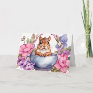 Tarjeta Bebé ardilla en la taza de té con flores 