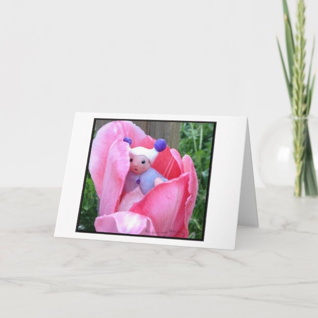 Tarjeta Bebé en un tulipán rosado (Anverso)