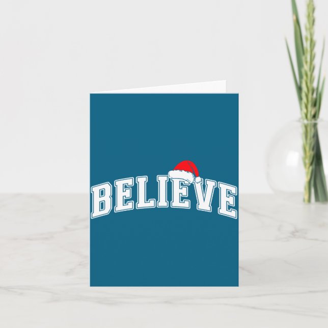Tarjeta Believe Christmas Varsity Text With Santa Hat Fami (Anverso)