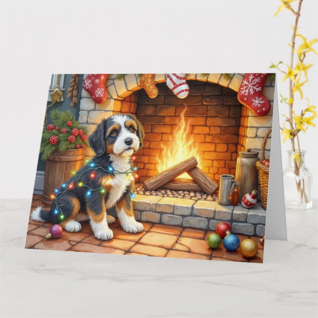 Tarjeta Bernedoodle Chimenea con Luces de Navidad (flor amarilla)