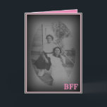 TARJETA BFF BESTIE BEST FRIEND VINTAGE CHRISTIAN BIRTHDAY<br><div class="desc">Que una mejor amiga sepa que la amas con esta vintage tarjeta de saludo inspirada... Creada a partir de una foto original de los años 20, Proverbs 17:17a está impresa en el interior ("Un amigo ama en todo momento... ")... Puedes cambiar el color de fondo, el tipo de letra y...</div>