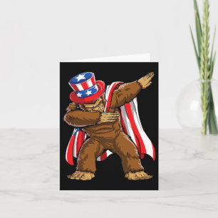 Tarjeta Bigfoot 4 de julio Sasquatch bandera americana 