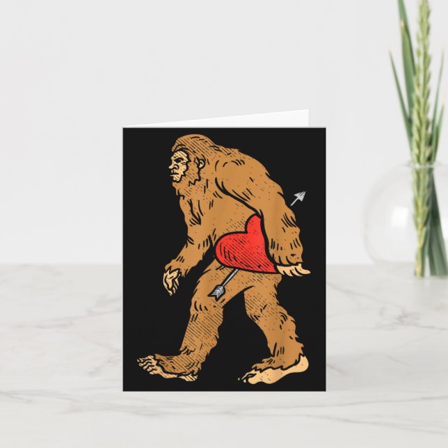 Tarjeta Bigfoot Sasquatch Corazón Con Flecha Divertido Día (Anverso)
