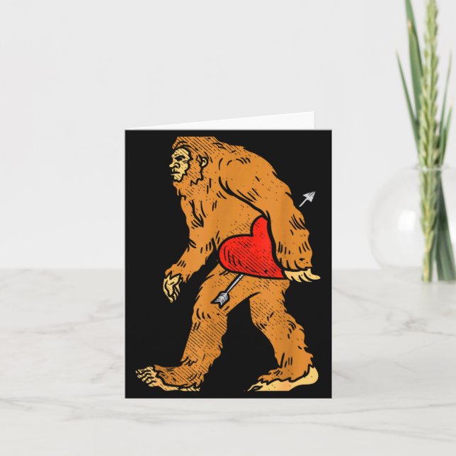Tarjeta Bigfoot Sasquatch Heart With Arrow Funny Valentine (Anverso)
