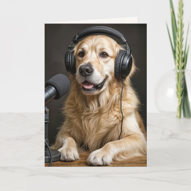 Tarjeta Birthday Golden Retriever Hosting a Podcast (Anverso)