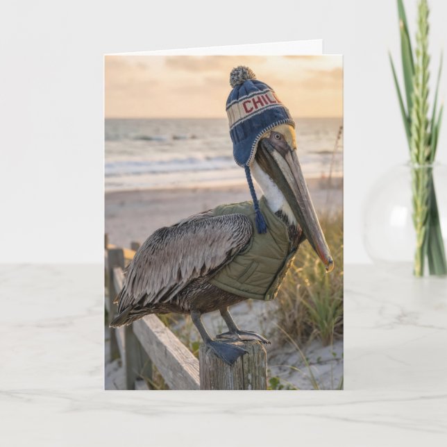 Tarjeta Birthday Pelican Wearing a Winter Hat (Anverso)