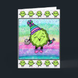 Tarjeta Birthday Pickle | Funny Pickle<br><div class="desc">¡Recoge toda nuestra merca de vacaciones! Este pequeño y lindo encurtido está llevando un gorra de cumpleaños y llevando un trozo de pastel de cumpleaños. ¡Un arte al estilo del personalizado kawaii para ayudar a alguien a celebrar su cumpleaños!</div>