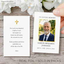 Tarjeta blanca con foto y oración memorial fúnebre