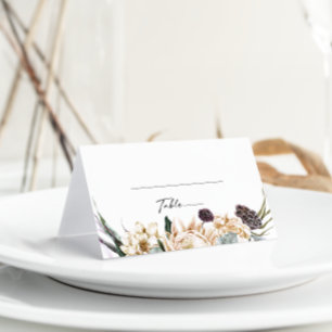 Tarjeta blanca floral plegada