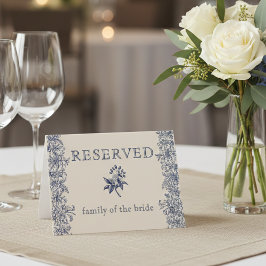 Tarjeta boda floral azul reservada