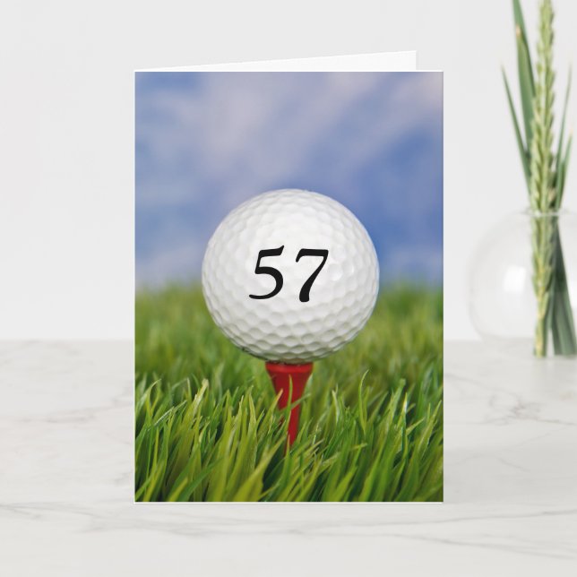 Tarjeta bola de golf en tee por año de cumpleaños (Anverso)