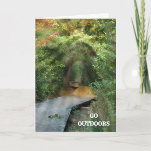 Tarjeta Bosque inspirador con vigas de sol