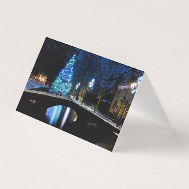 Tarjeta Bourton en los Cotswolds de los árboles de Navidad (Anverso)