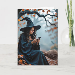 Tarjeta Bruja de Halloween en su cuarto y mensajes de text