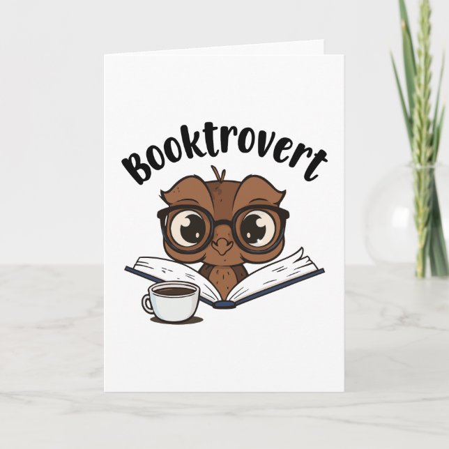 Tarjeta búho Booktrovert con libro y café (Anverso)
