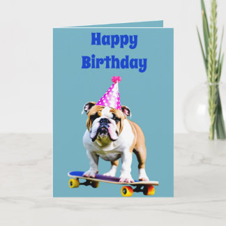 Tarjeta Bulldog vistiendo a un Gorra de cumpleaños en una 