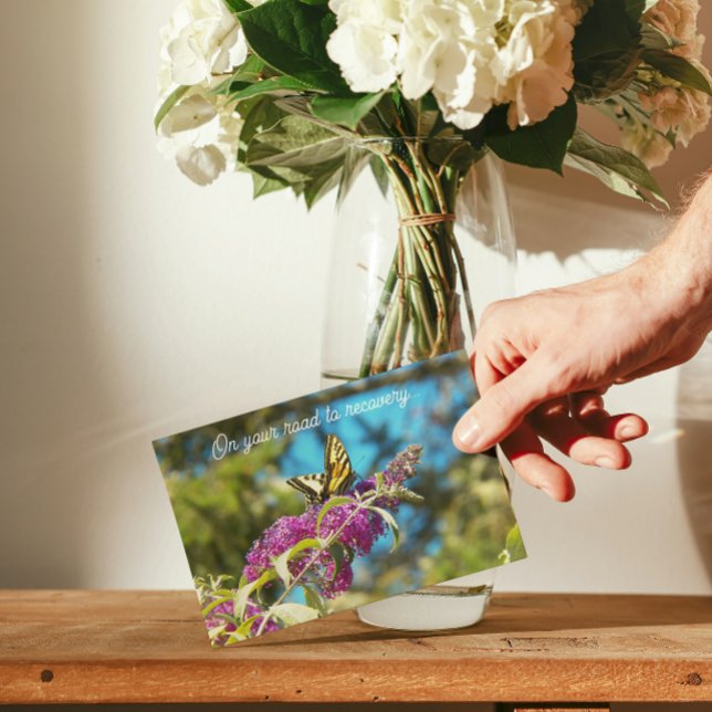 Tarjeta Butterfly on Pink Flowers Get Well (In Situ)