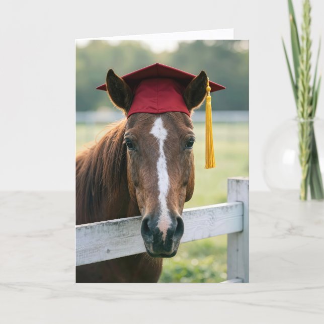 Tarjeta Caballo con gorra de graduación roja (Anverso)