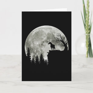 Tarjeta Caballo parado en la montaña Luna espeluznante de 