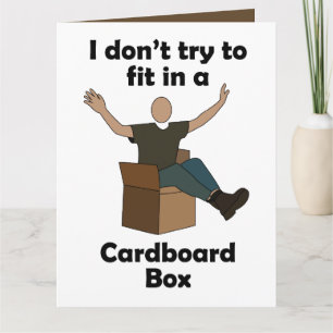 Tarjeta Caja de cartón que no intenta encajar en la desped